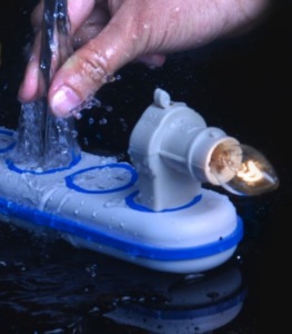 Wet Circuits: Steckleiste verspricht Sicherheit trotz Wasser und Dummheit (Foto: Shohero)