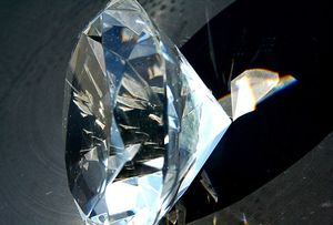 Diamant: Beispiel für falsch genutzte Rohstoffe (Foto: flickr.com/stevendepolo)