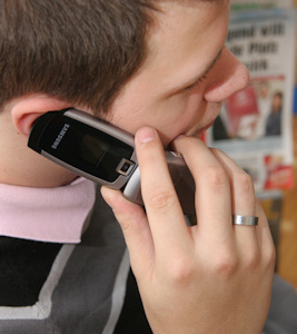 Handy: Drei Stunden Telefonie pro Monat (Foto: fotodienst.at/A.Rauchenberger)