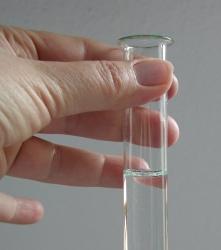 Reagenzglas: Forscher machen Gene ausfindig (Foto: pixelio.de, S. Roßmann)