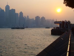 Hongkong: China warnt vor Folgen der Finanzkrise (Foto: pixelio.de/Florentine)