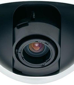 Kamera: Überwachungssysteme analysieren Kundenverhalten (Foto: AXIS)