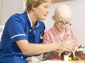Kind mit Krebserkrankung: mehr Mittel für Kinder gefordert (Foto: icr.ac.uk)