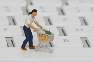 Online-Einkauf: Viele mögen schnelles Bezahlen (Foto: pixelio.de, Tim Reckmann)
