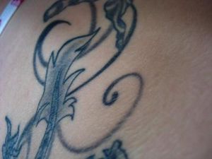 Tattoo: Umstrittene Kunst in der Haut, die bleibt (Foto: jena, pixelio.de)