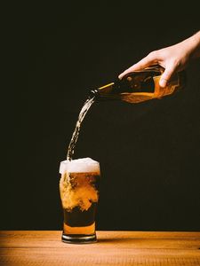 Bier: Viele Junge unterschätzen Risiken von Alkohol (Foto: Republica/pixabay.de)
