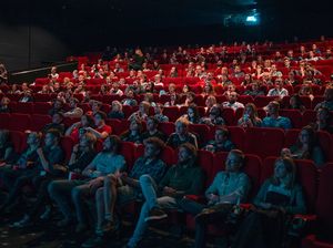 Kino: Spoiler helfen bei den Einnahmen (Foto: unsplash.com, Krists Luhaers)