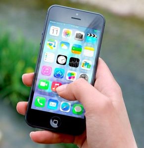 Smartphone: Viele machen nie Back-ups (Foto: pixabay.com, JESHOOTS-com)