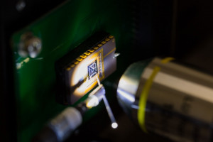 Testlauf des Infrarotspektrometers im Labor in Melbourne (Foto: unimelb.edu.au)