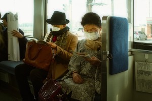 Öffentlicher Verkehr in Japan: Masken gehören weiterhin zum Alltag (Foto: pixabay.com, djedj)