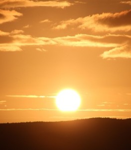 Sonnenaufgang: Aufbruch ins Wasserstoffzeitalter mit Lichtenergie (Foto: PixelAnarchy, pixabay.com)