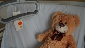 Krankenhausbett: Kinder bei Sepsis nicht wie Erwachsene zu behandeln (Foto: pixabay.com, Myléne)