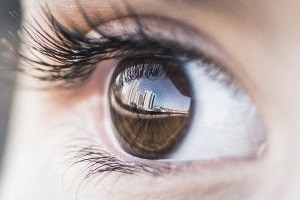 Auge: Hornhaut kann künftig deutlich schneller abheilen (Foto: pixabay.com, LhcCoutinho)