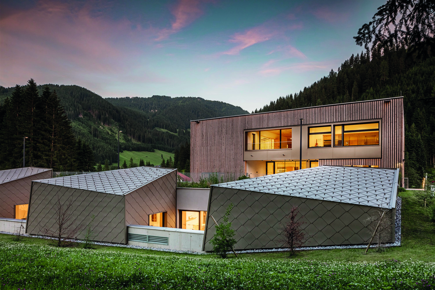 Tiroler Zillertal mit neuem Bildungszentrum auf 1 300 Metern Höhe