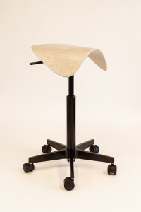 Futuristischer Stuhl: Sitzfläche besteht vor allem aus Papierrohstoffen (Foto: isku.com)
