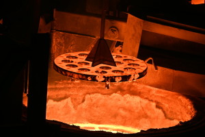 Lichtbogenofen zum Recycling von Eisen und Zement (Foto: mpiuk.com)