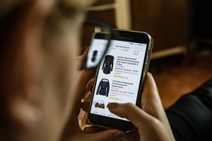 Online-Shopping: Kauf hängt von mehreren Faktoren ab (Foto: pixabay..com, Hannes Edinger)