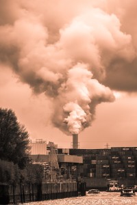 Emissionen der Industrie: Belastung schadet der Lunge nachhaltig (Foto: pixabay.com, Thomas)