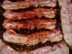 Bacon: Je weniger davon gegessen wird, desto gesünder ist das (Foto: pixabay.com, Jörg Husemann)