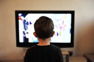 Kindlicher Medienkonsum: Es wird laut Studie sehr schnell zu viel (Foto: pixabay.com, Vidmir Raic)