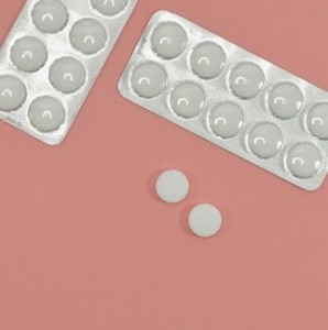 Aspirin: Regelmäßige Einnahme senkt das Krebsrisiko (Foto: Miguel Á. Padriñán, pixabay.com)
