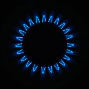 Flamme: Schamotte und grüner Strom ersetzen Erdgas (Foto: Gerd Altmann, pixabay.com)