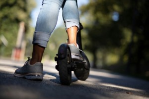 Starten Sie auch nächstes Jahr voll durch mit einem E-Scooter (Foto: Unsplash)