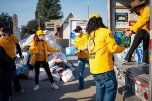 1500 ehrenamtliche Scientology-Geistliche im Einsatz in Los Angeles (Foto: Scientology)