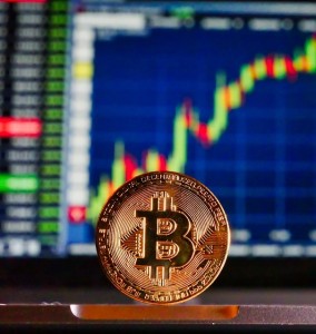 Bitcoin: Anleger erwarten nach Trump-Amtsantritt eine Kurs-Rally (Bild: RoyBuri, pixabay.com)