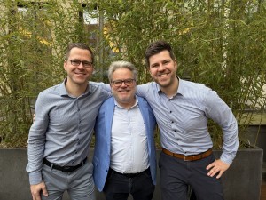 V.l.n.r.: Marcel Böttcher (beBOLD), Felix Binsack (TIMETOACT), Joris Schoor (beBOLD) (Foto: TTA)