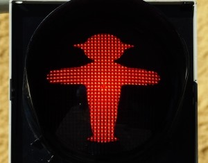 Ampelmännchen: Wirtschaft in Ostdeutschland weiterhin schwach (Foto: pixabay.com, Hans)