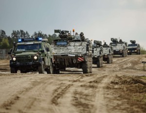 Konvoi: Europa muss für Verteidigung 250 Mrd. Euro im Jahr zahlen (Foto: bundeswehr.de/Jana Neumann)